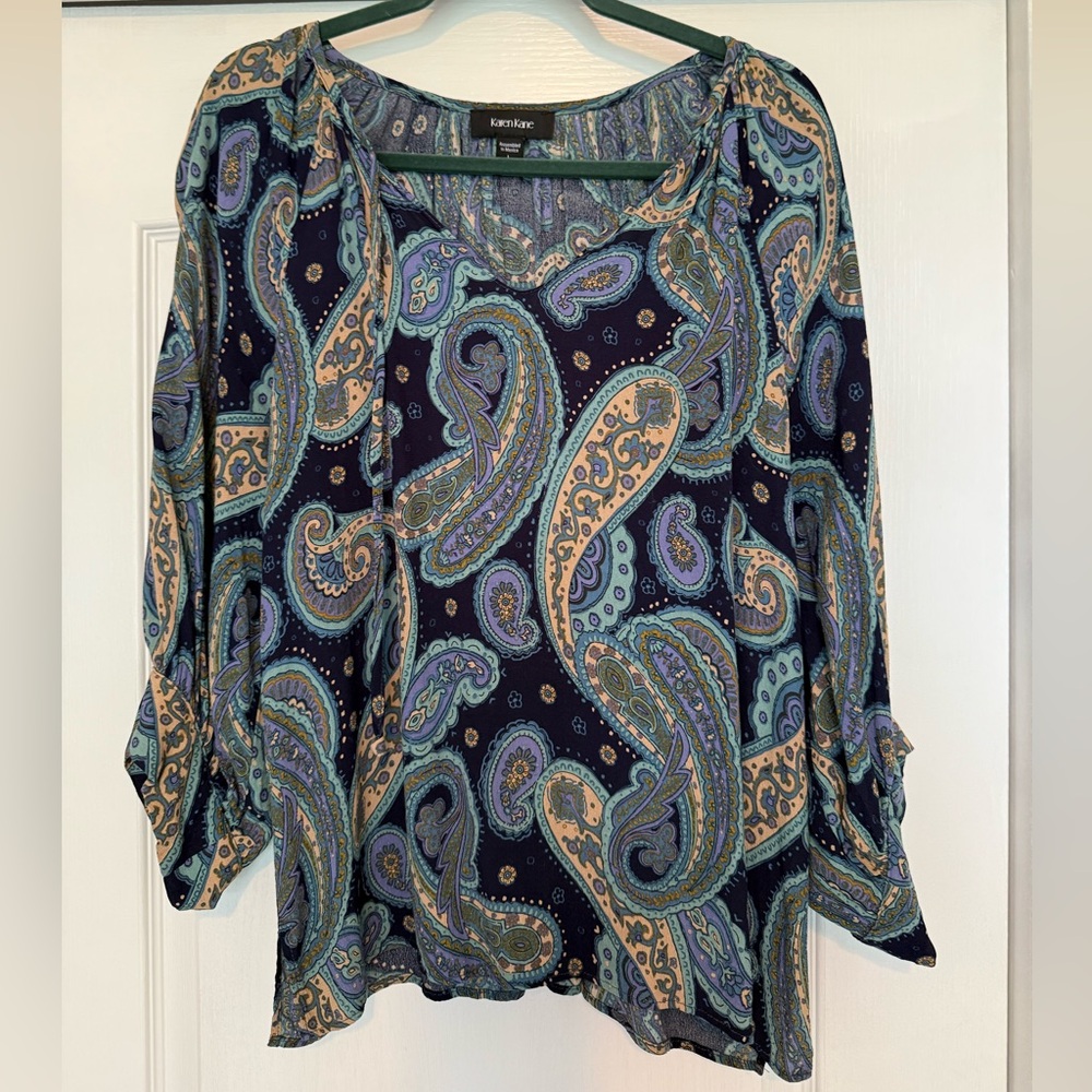 Karen Kane Blue and White Graphic 3/4 Sleeve Blouse